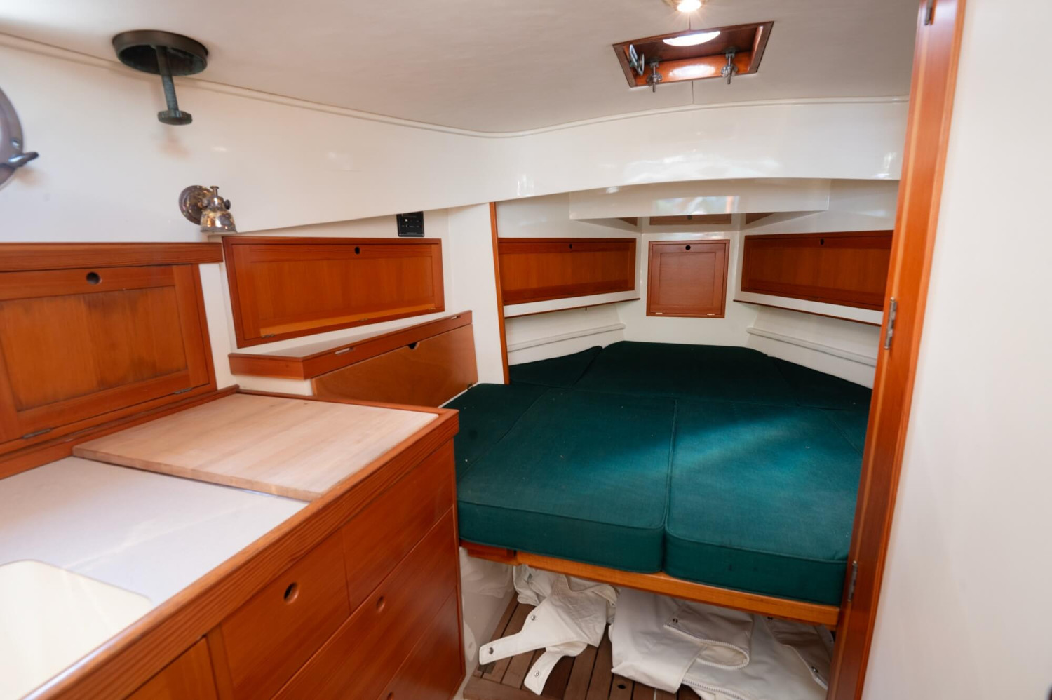 Downeast-picnic-boat-for-sale-04 Downeast-picnic-boat-for-sale-04