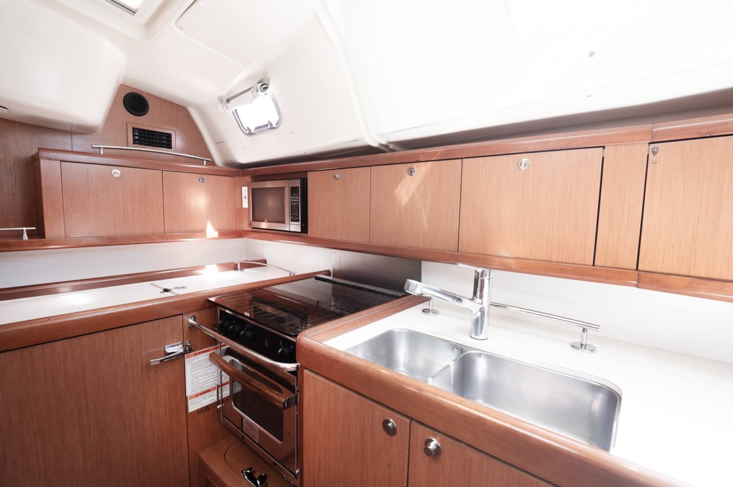 Beneteau-for-sale-08 Beneteau-for-sale-08