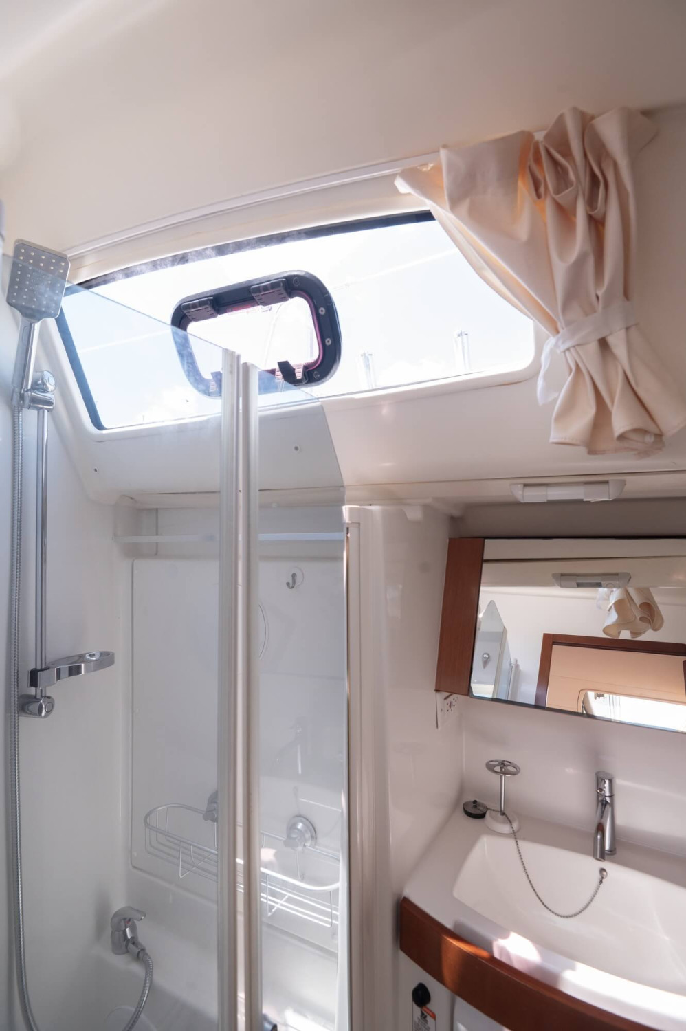 Beneteau-for-sale-13 Beneteau-for-sale-13