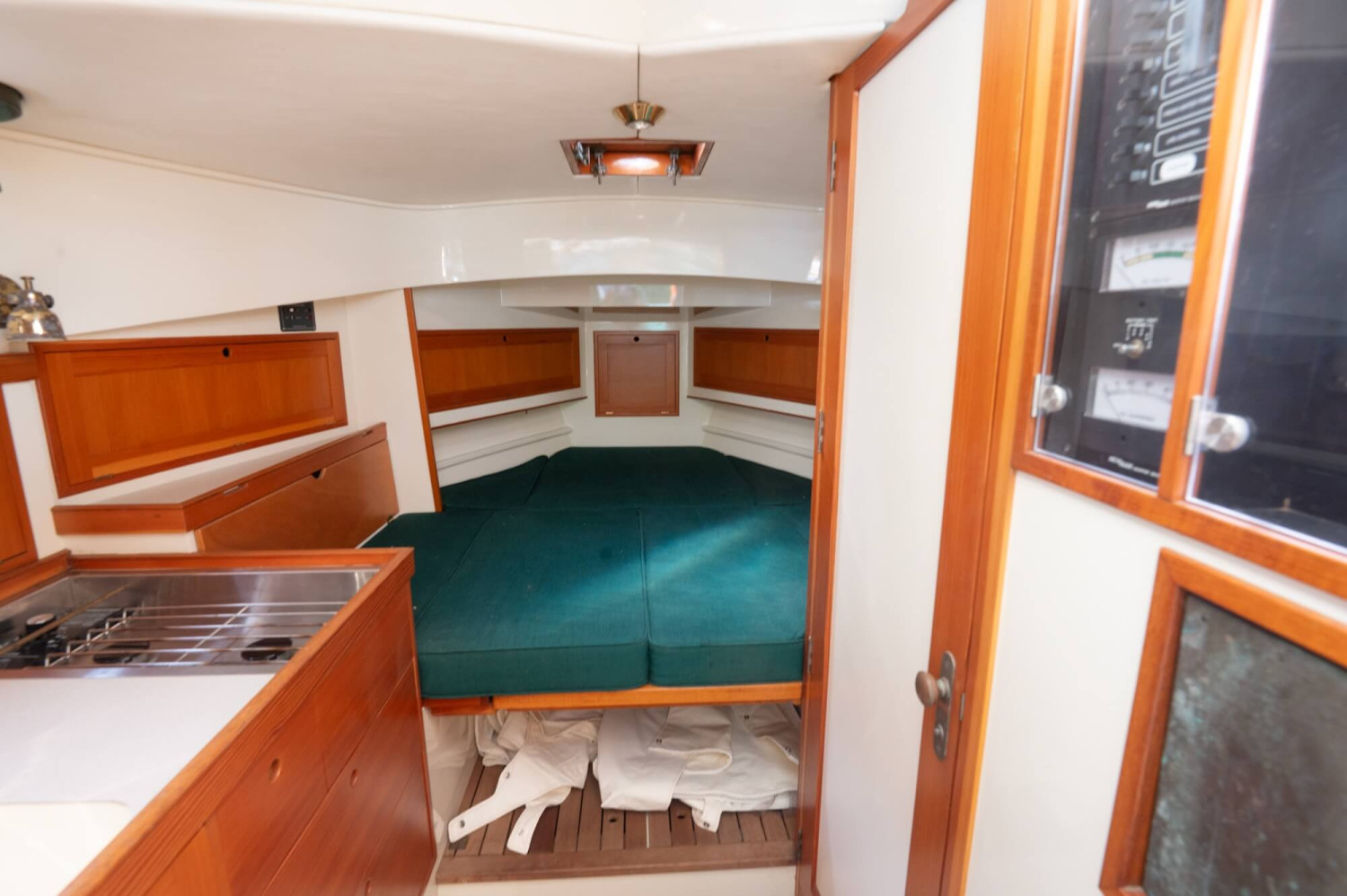 Downeast-picnic-boat-for-sale-02 Downeast-picnic-boat-for-sale-02
